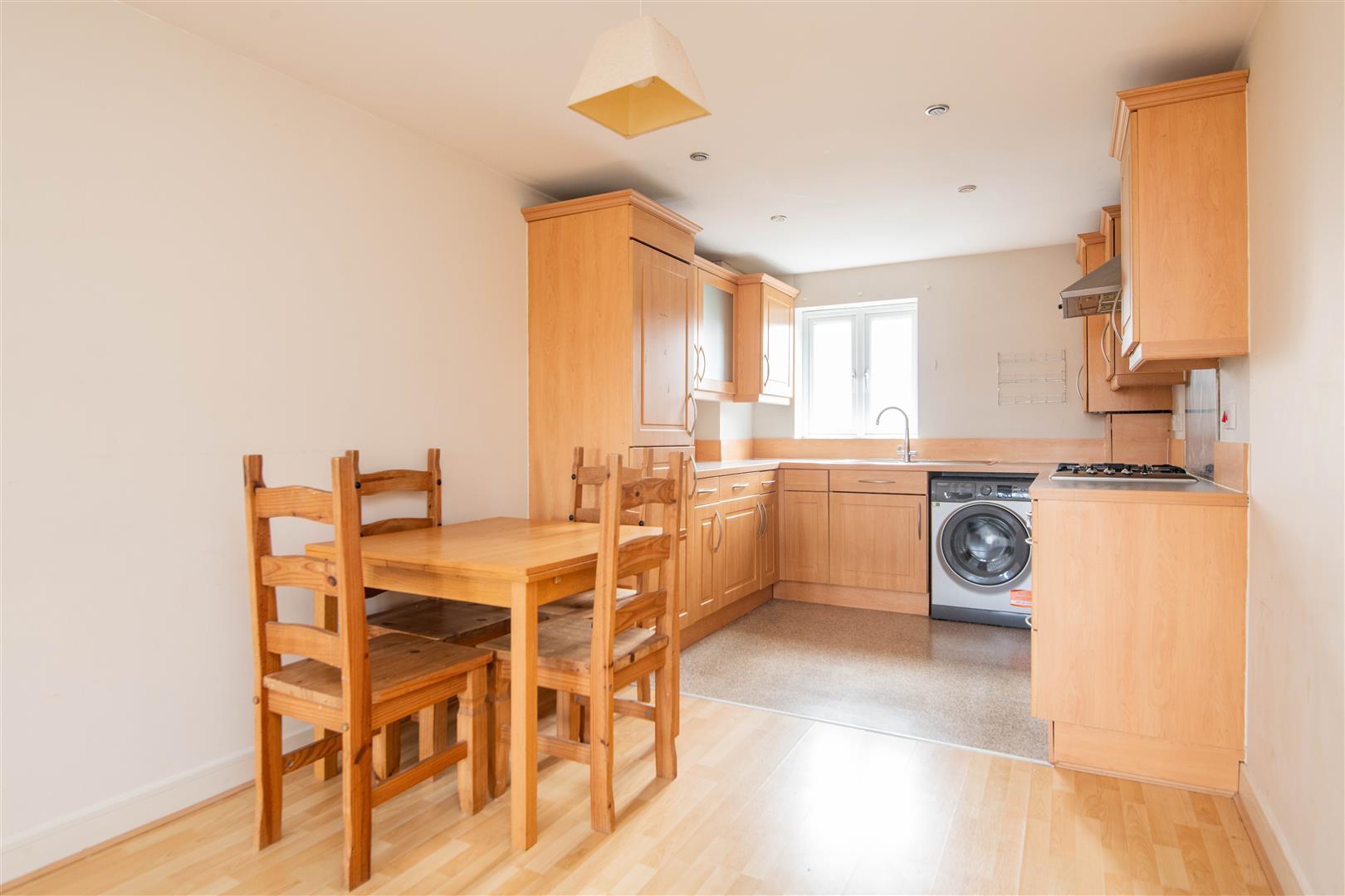 2 bed property in Abbotts Close, Preston